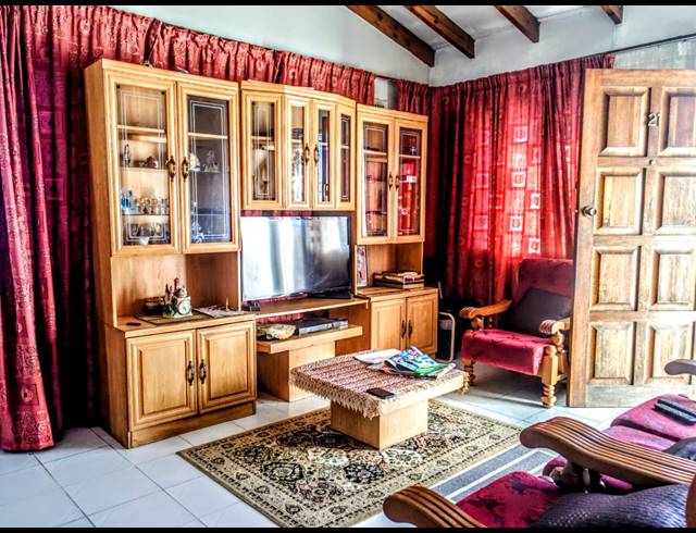 3 BEDROOM HOUSE FOR SALE IN SHALLCROSS